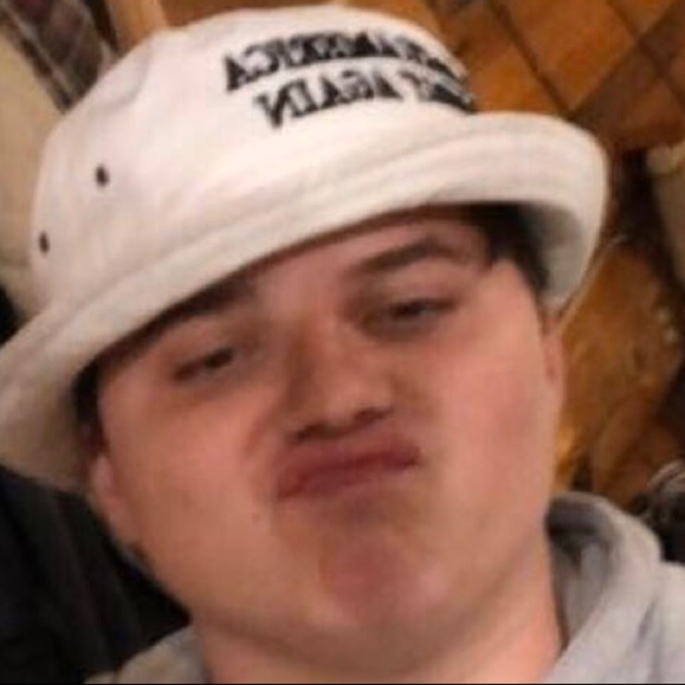 Meet your Posher, Max